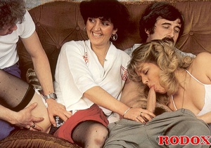 Natural hairy pussy. Two retro ladies wi - XXX Dessert - Picture 5