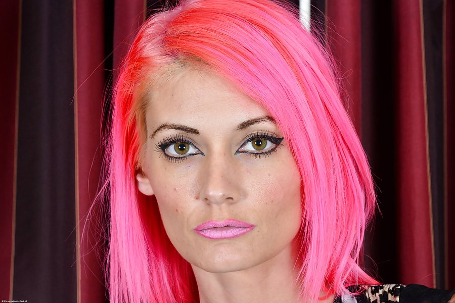 Skinny mature high heels - XXX Dessert - Picture 1