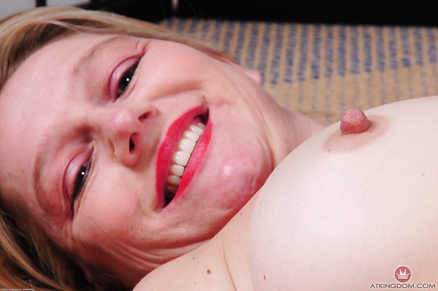 Chubby blonde mom - XXX Dessert - Picture 13