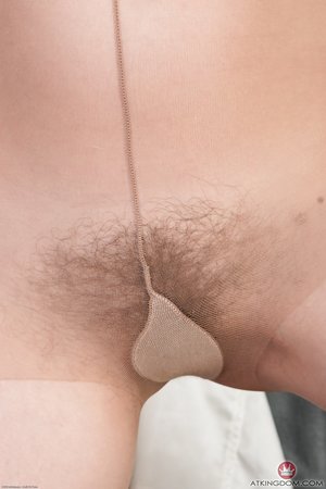 Big tits mature bush - Picture 5