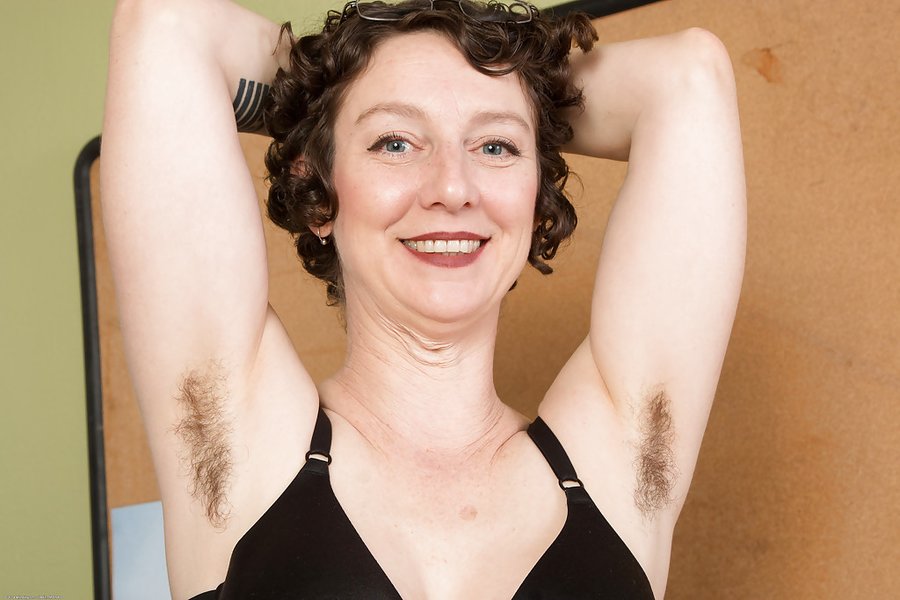 Mature hirsute - XXX Dessert - Picture 2