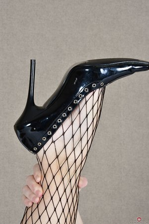 Naked mature fishnet - XXX Dessert - Picture 2