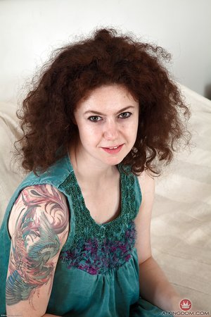 Tiny tits brunette mom