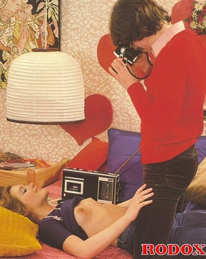 Vintage pornography. Naughty retro teen  - Picture 3