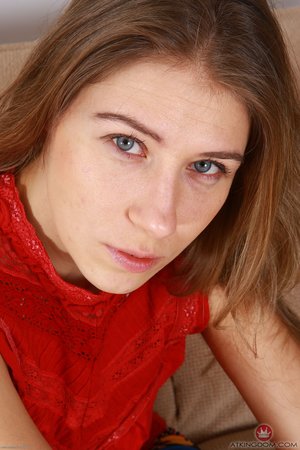 Barefoot mature mom - XXXonXXX - Pic 1