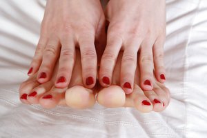 Naked nylon feet - Picture 15