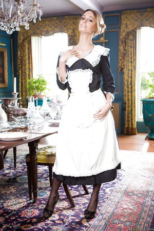 Uniform spanish maid - Picture 1