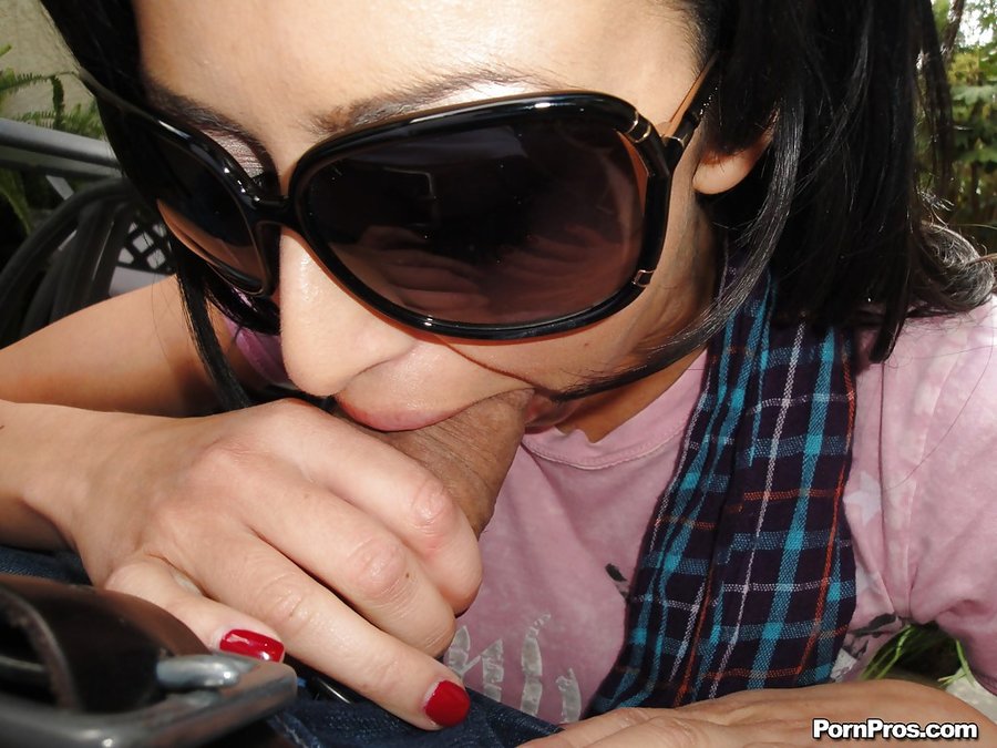 Close up albanian pussy blowjob - XXX Dessert - Picture 5