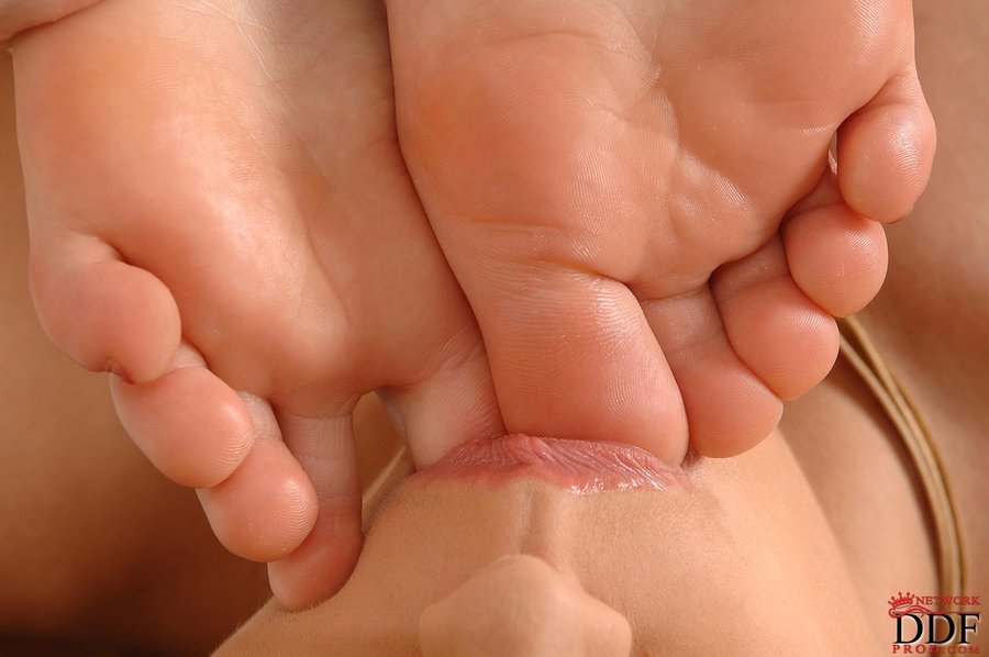 European lesbian feet fuck - XXXonXXX - Pic 14