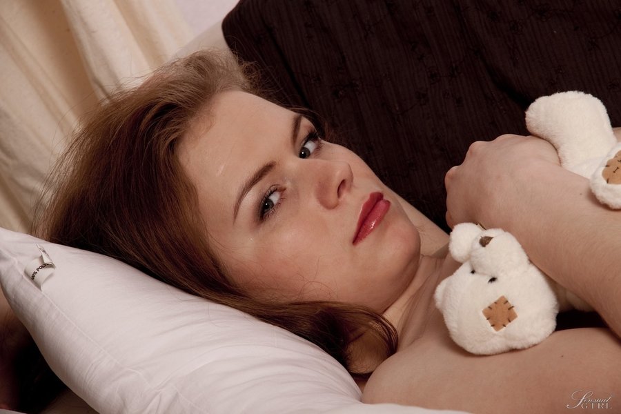 Barefoot pretty pussy - XXXonXXX - Pic 12