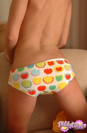 Petite cute teen panties - Picture 11