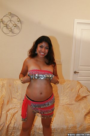 Chubby indian curry ass - Picture 9