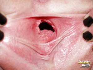 Brunette vagina close up - Picture 9