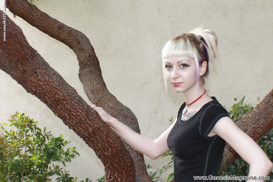 Nude blonde babe fucked - XXX Dessert - Picture 5