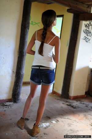 Skinny tight teen - Picture 2