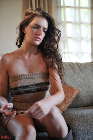 Small tits british glamour model - Picture 7
