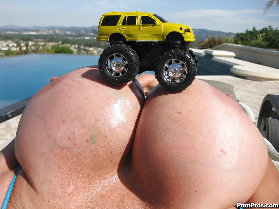 American hardcore giant tits - XXX Dessert - Picture 9