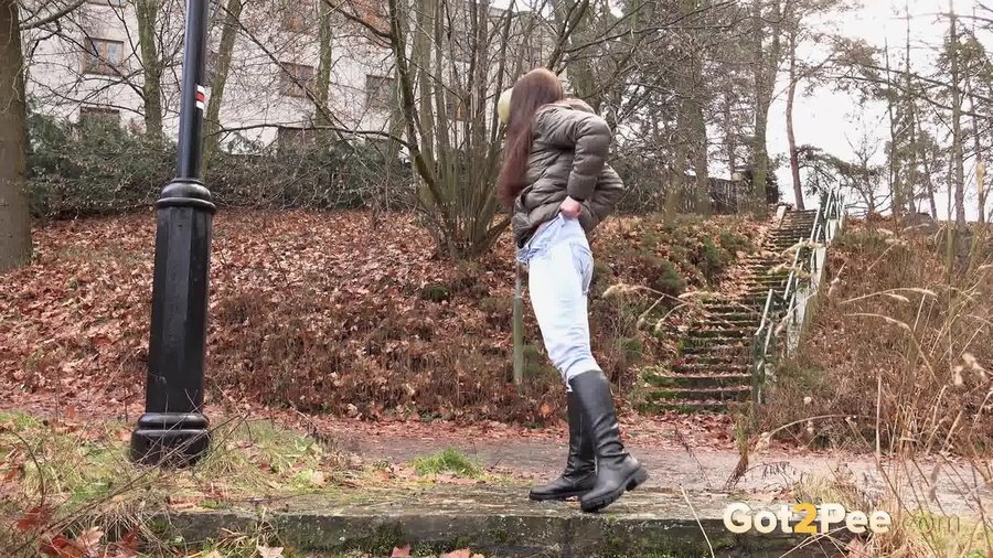 Outdoor piss - XXXonXXX - Pic 13