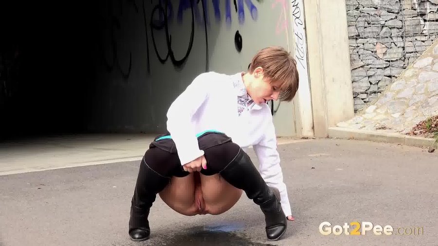 Piss short hair pussy - XXXonXXX - Pic 9