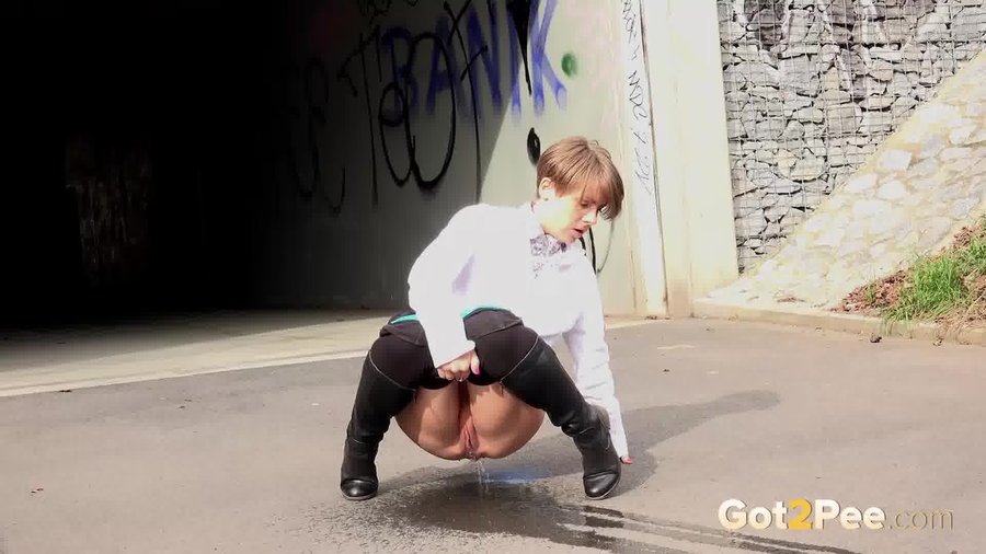 Piss short hair pussy - XXXonXXX - Pic 11