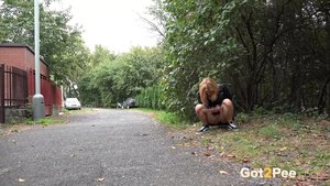 Piss blonde pussy - Picture 2