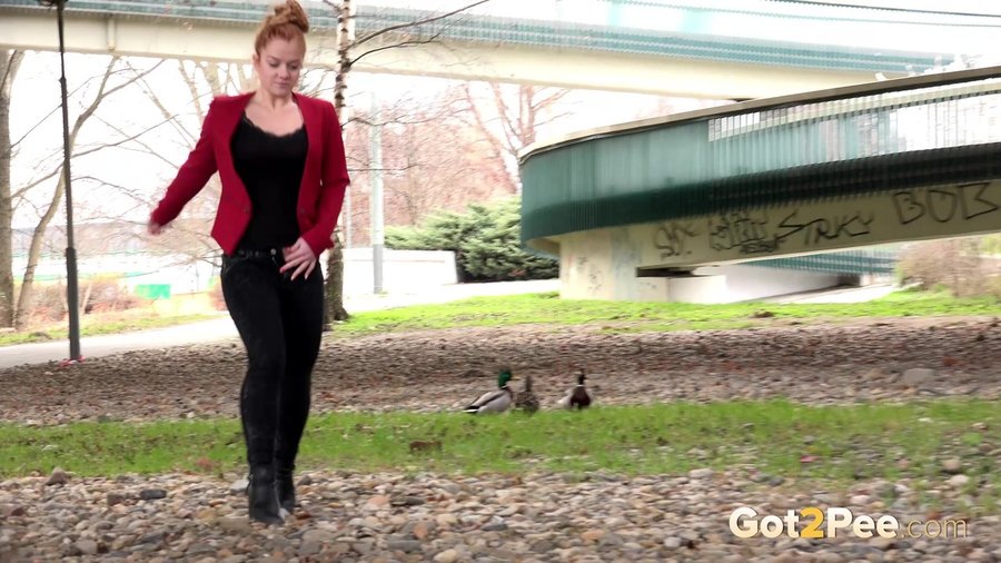 Cute pee jeans - XXXonXXX - Pic 2