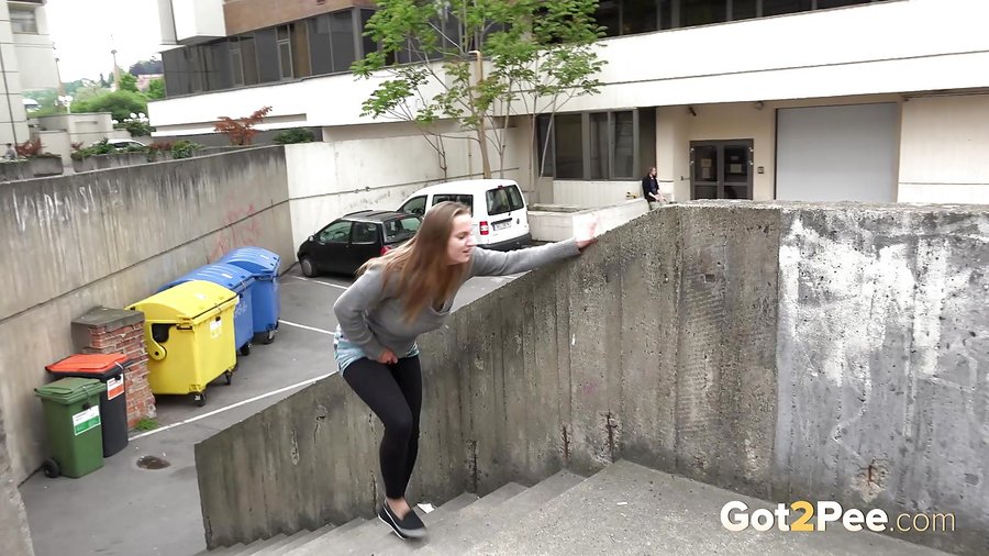 Pissing sexy ass teen - XXXonXXX - Pic 3