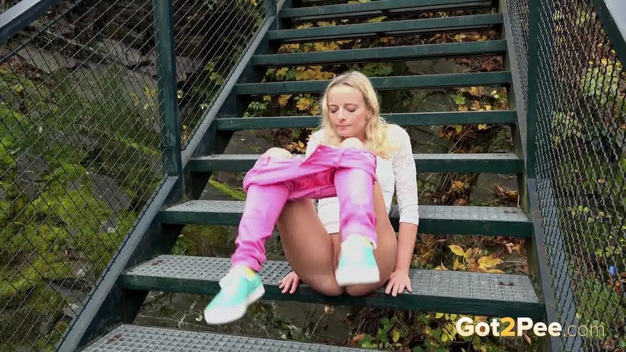 Piss czech ass - XXXonXXX - Pic 12