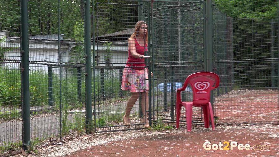 Tiny tits piss - XXXonXXX - Pic 2