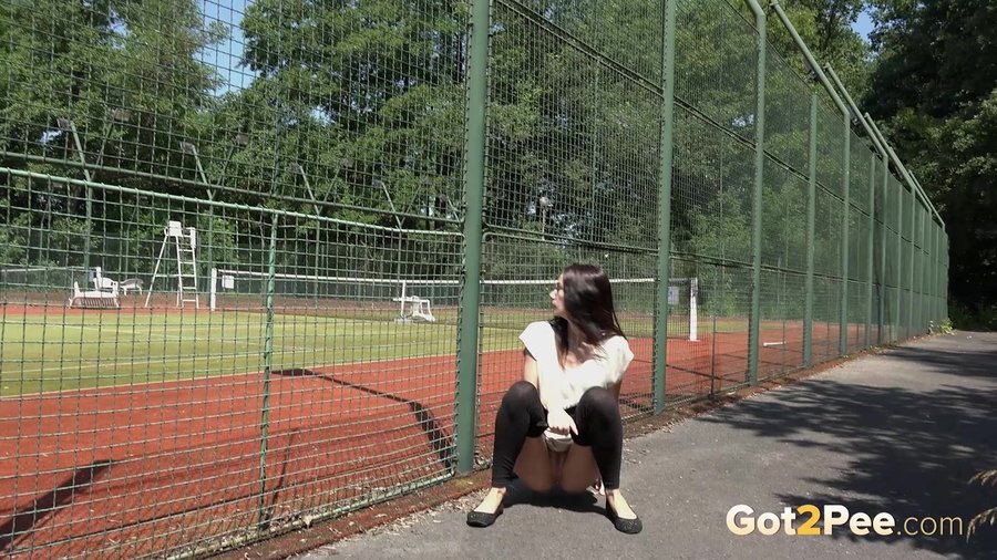 Czech piss dark haired ass - XXXonXXX - Pic 3