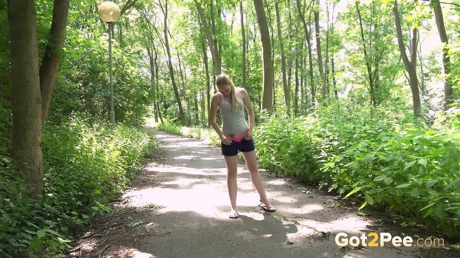 Blonde pee - XXXonXXX - Pic 14