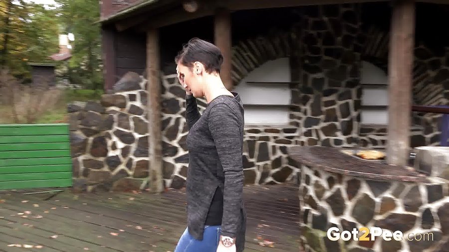 Busty pee jeans - XXXonXXX - Pic 14