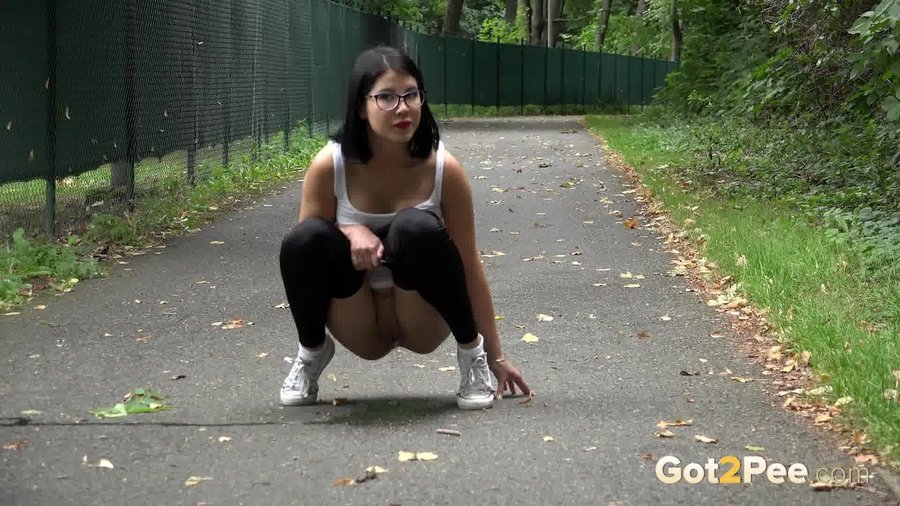 Piss brunette pussy - XXXonXXX - Pic 9