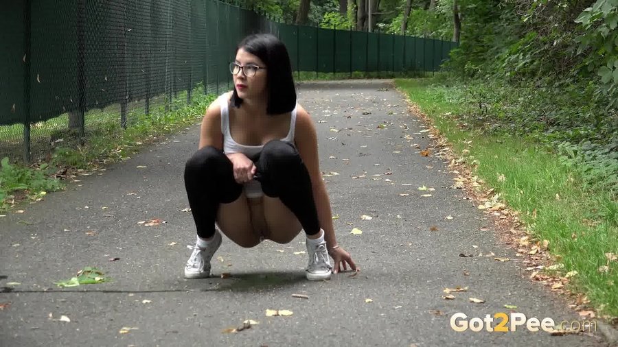 Piss brunette pussy - XXXonXXX - Pic 10