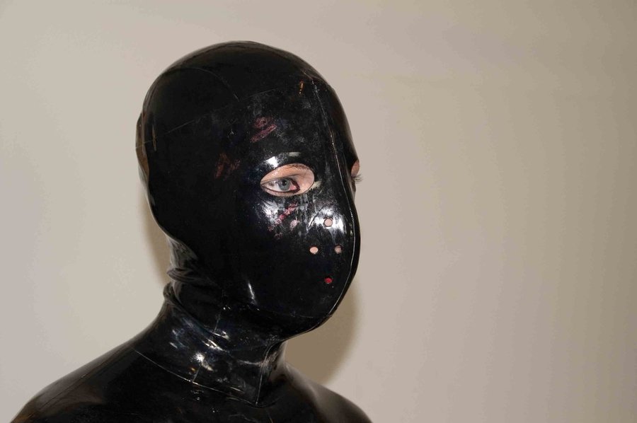 Latex hardcore slave - XXX Dessert - Picture 12