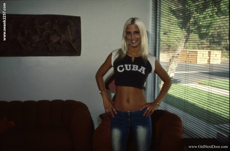 Blonde tight jeans - XXXonXXX - Pic 1