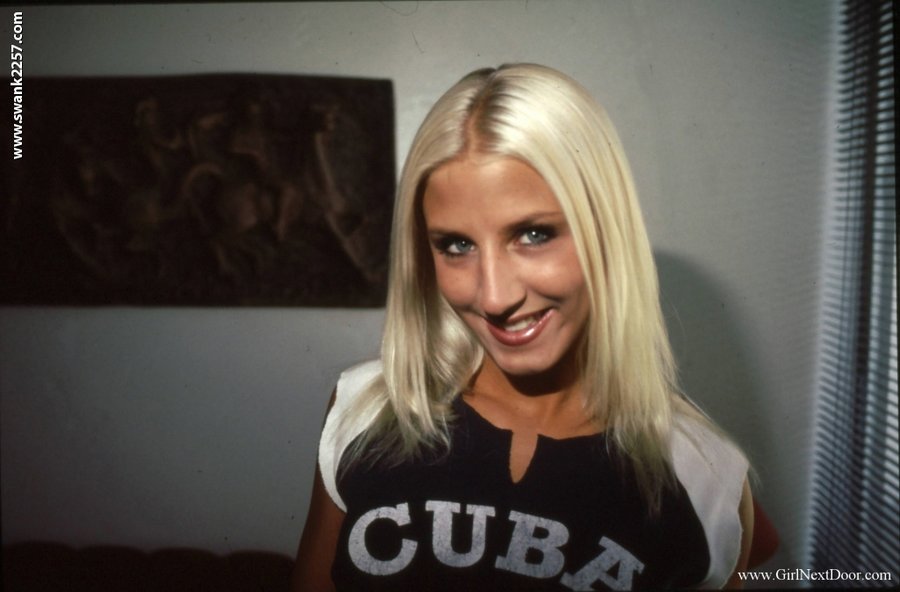 Tight hot blonde amateur - XXXonXXX - Pic 2