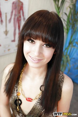 Lovely brunette - XXX Dessert - Picture 2