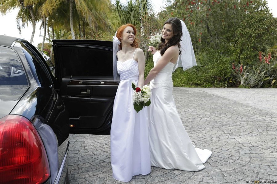 Petite lesbian wedding - XXX Dessert - Picture 5