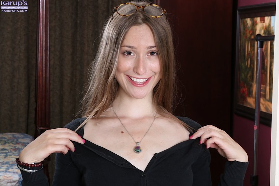 Uniform amateur teen slut - XXX Dessert - Picture 2