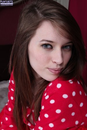 Cute ass brunette teen - XXXonXXX - Pic 2