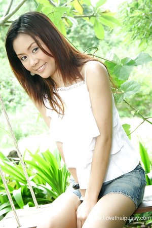 Petite asian babe