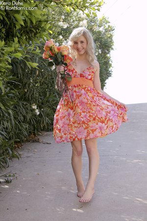 Tall young blonde beauty - XXX Dessert - Picture 3