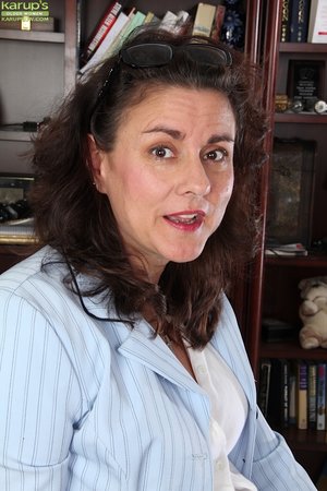 Saggy tits hot brunette