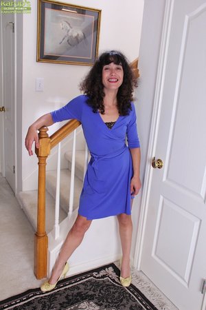 Sexy small mom