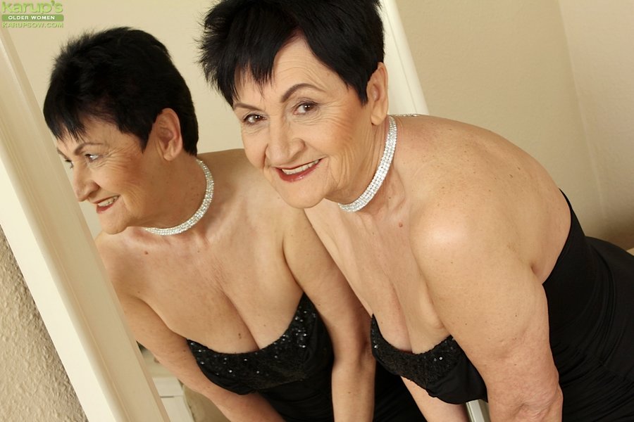 Curvy beautiful mom - XXX Dessert - Picture 1