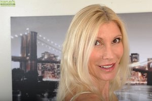 Beautiful juggs milf - XXX Dessert - Picture 3