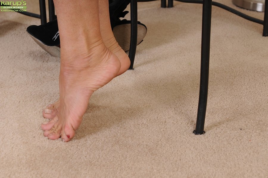 Hot ass beautiful lady - XXX Dessert - Picture 6