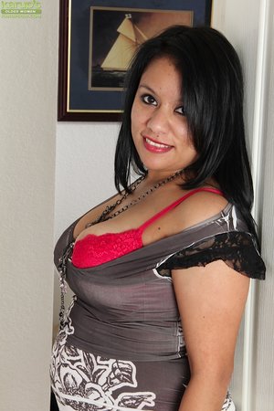 Moms latina snatch - Picture 2