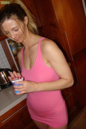 Lovely amateur mom - Picture 2